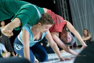 Body tone and blessing - TRIADE – Center for Dance, Improvisation and Performance  - Hamburg, Germany