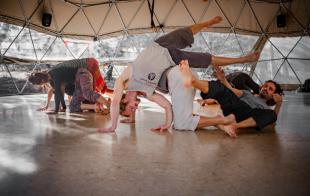 Human Moves - Contact Improvisation with Hugh Stanier - OFF DANCE - Zürich, Switzerland