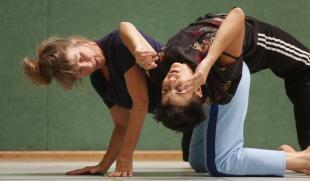 Herbstserie BASIS: Contact Improvisation - Somatische Akademie Berlin - Berlin, Germany