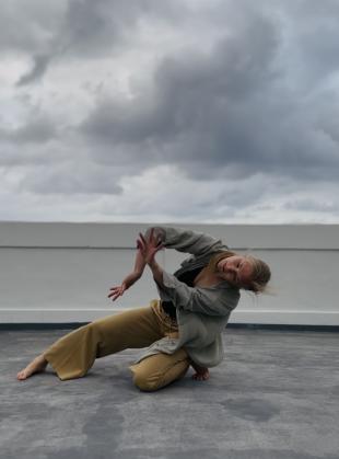 Flowfully playing in the points of support  - motionlab.cologne- Studio Cologne City (Aikido Schule) - Köln, Germany
